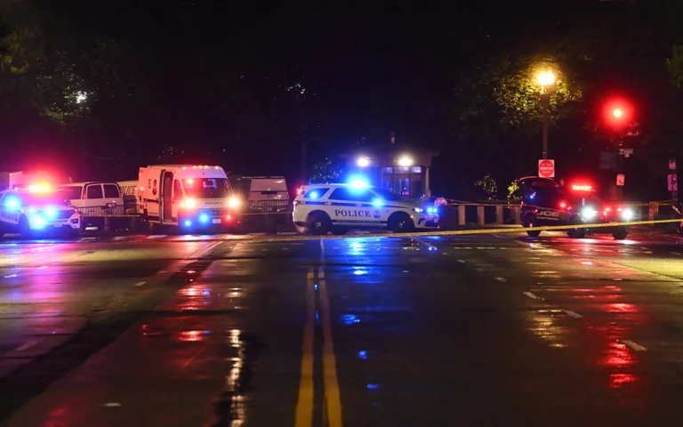 Trump: Gunman Killed Near White House Had ‘Violent History’