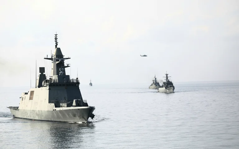 Iranian Media: Two Missiles Hit US Frigate