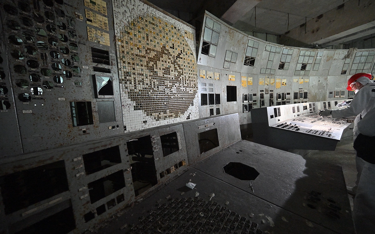 Zelensky: Russia Targets Chernobyl Nuclear Plant