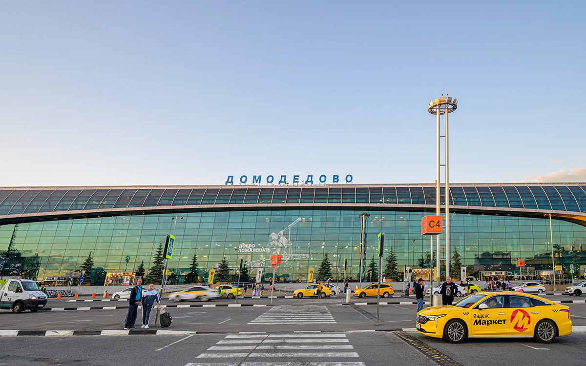 Moscow Airports Briefly Closed After Nearly 60 Drones Destroyed
