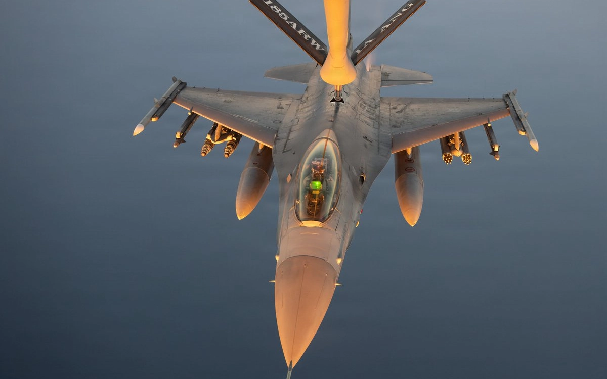 US Hits 140 Iranian Targets After Ship Attacked in Strait of Hormuz