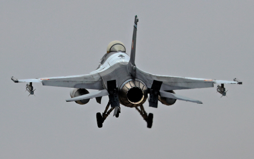 A General Dynamics F-16 Fighting Falcon of the Romanian Air Force flying