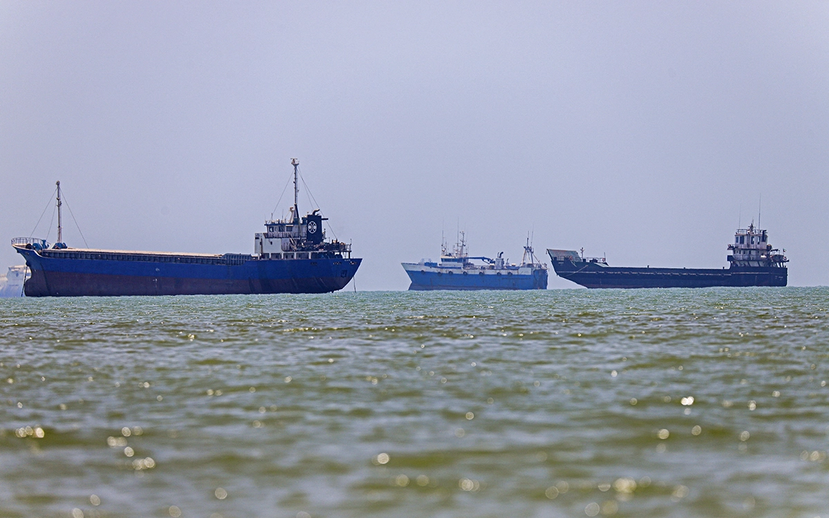 CENTCOM: 'Traffic is Flowing' in Strait of Hormuz