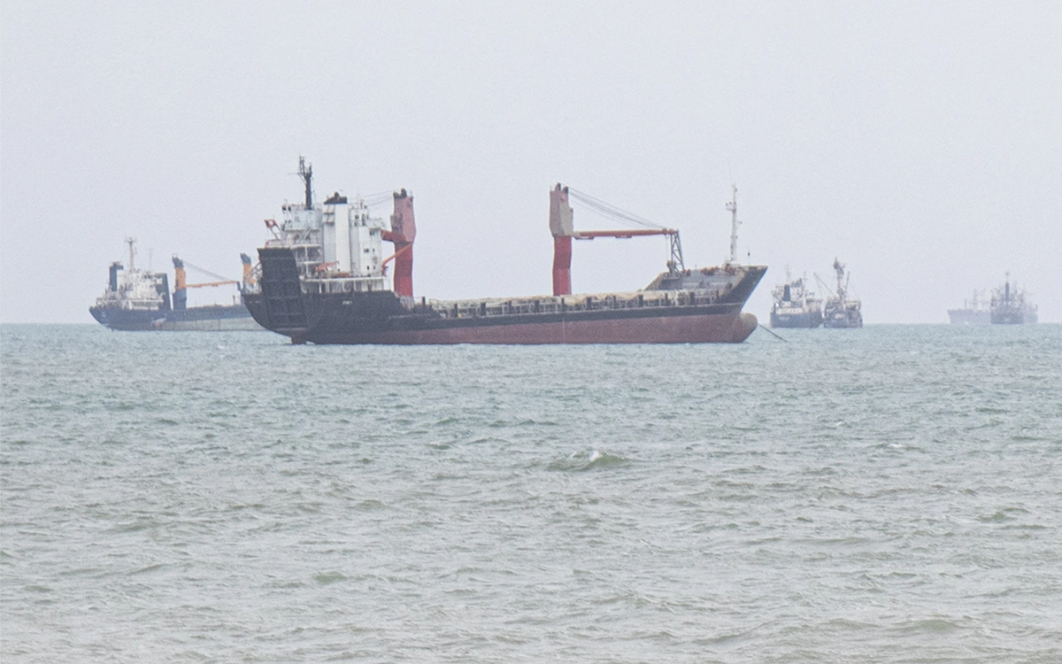 6,000 Seafarers Stranded in the Gulf as Oil Prices Surge
