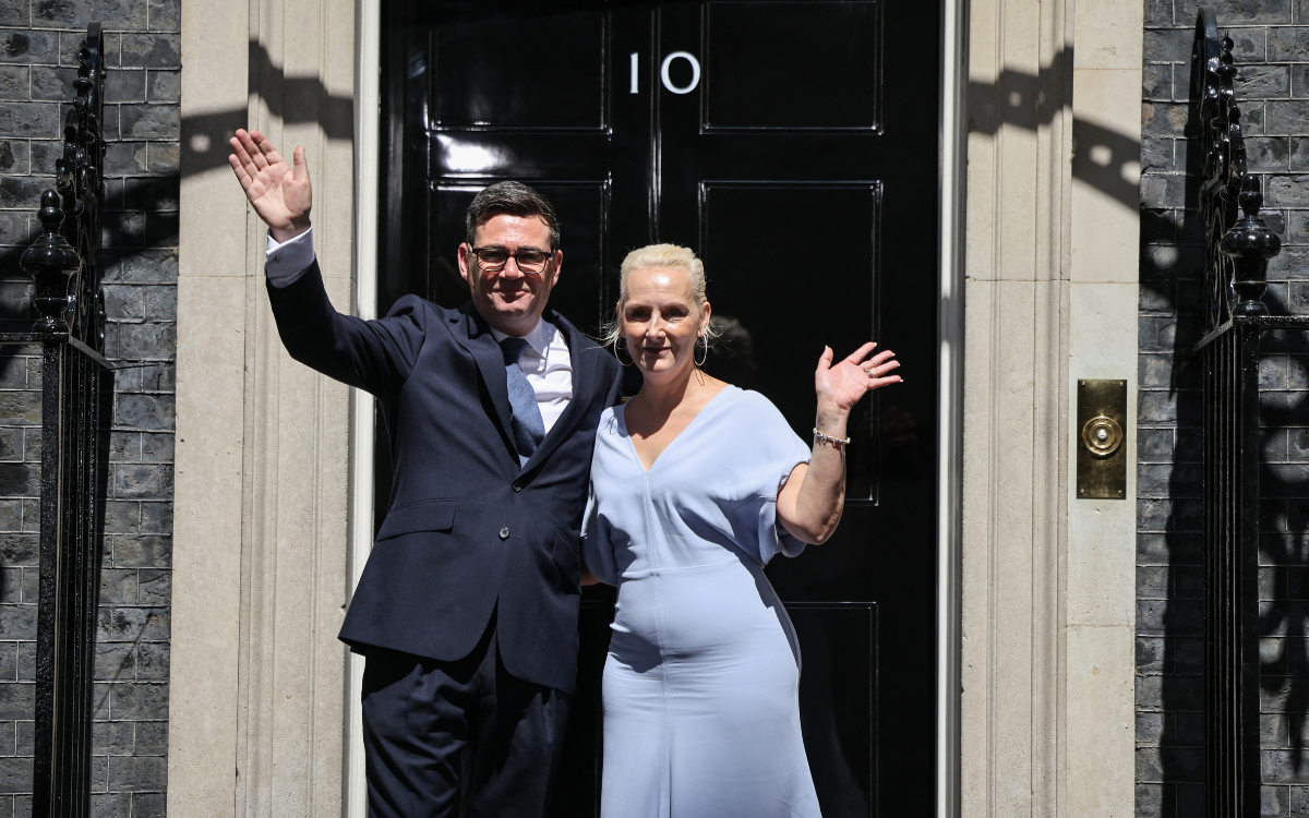 UK prime minister Andy Burnham waving with his wife in front of number 10