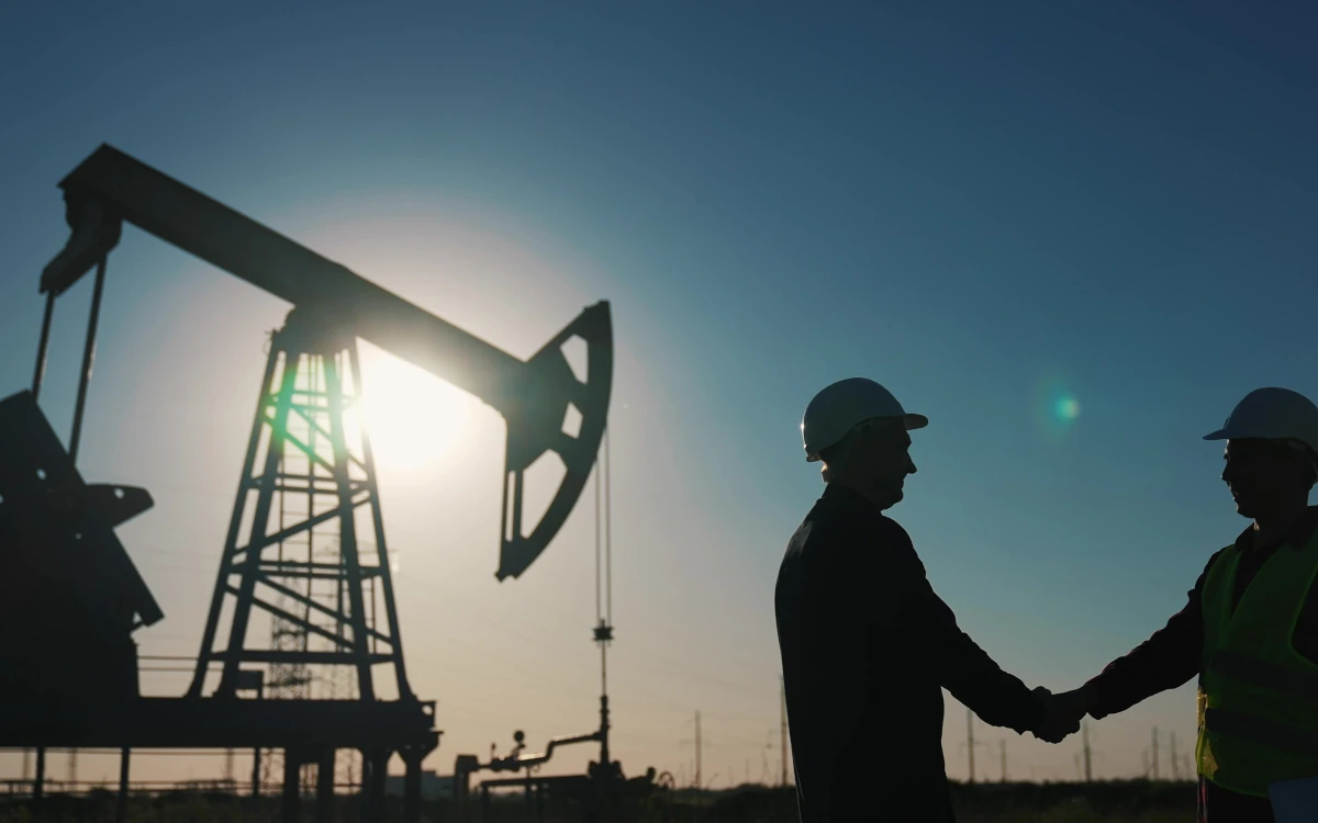 US Oil Contract WTI Falls Below $80 on Mideast Hopes