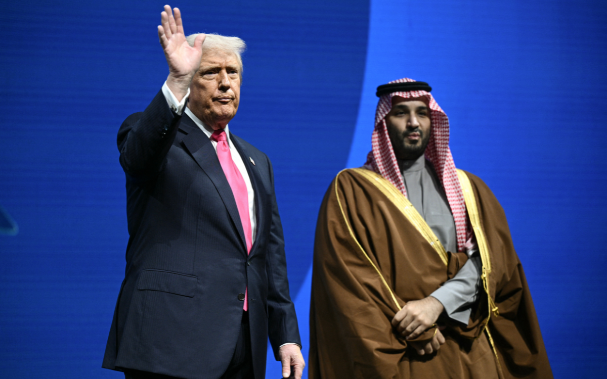 Trump Approves Saudi Nuclear Deal Amid Weapons Fears