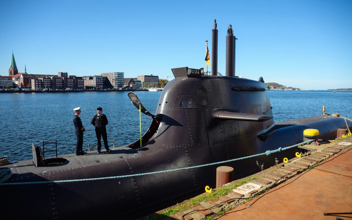 Canada's Hedge: German Submarines, Korean Reserve