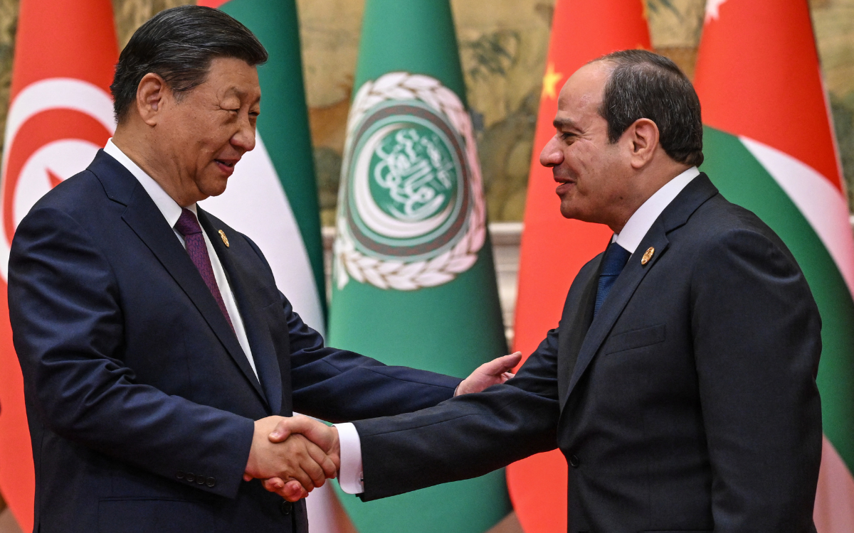 Xi Visits Egypt as U.S. Sanctions Threaten Iran Ties