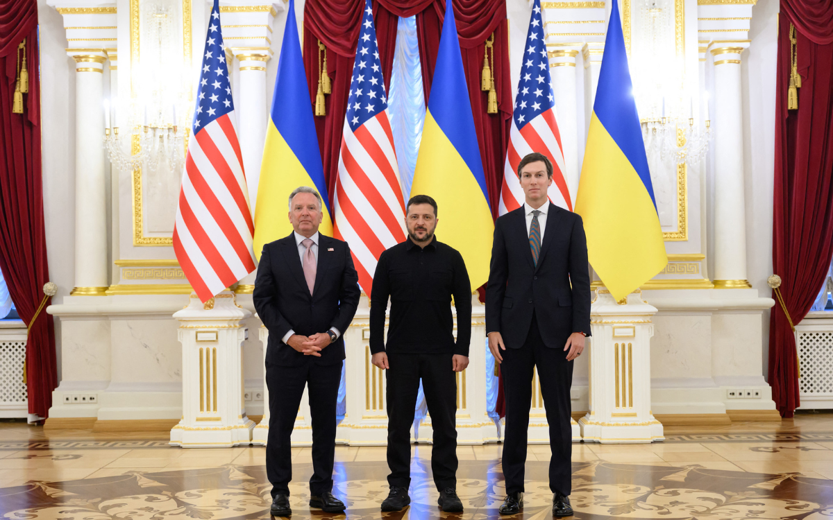 Trump Envoys Meet Zelensky After Talks With Putin