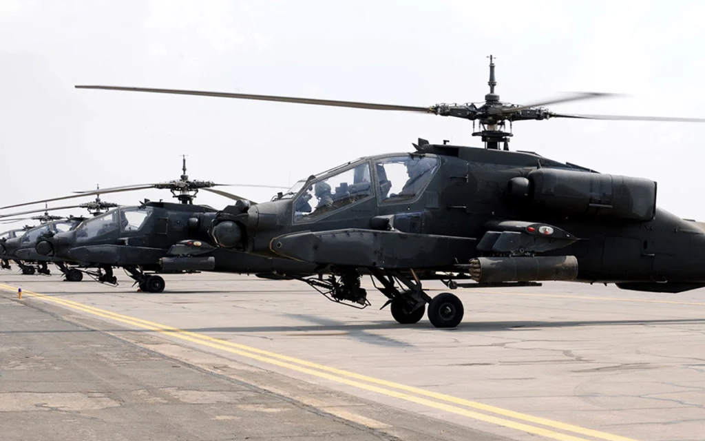 Two Saudi Pilots Killed in Helicopter Crash as Houthi Attacks Escalate