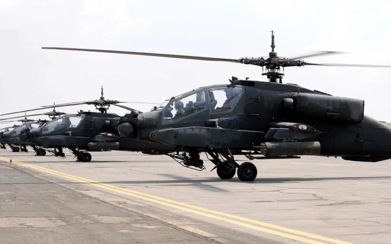 Two Saudi Pilots Killed in Helicopter Crash as Houthi Attacks Escalate