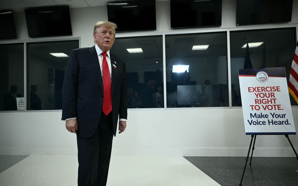 Trump Votes Early in Florida for U.S. Midterm Elections