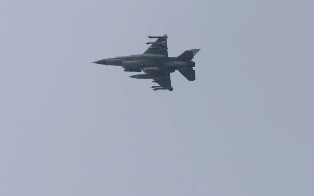 Ukraine Rejects Claims of F-16 Readiness Crisis 